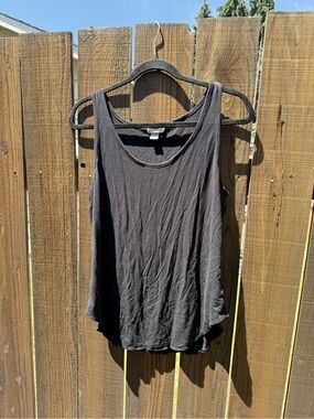 Black Scoop Neck Sleeveless Tank Top - Women